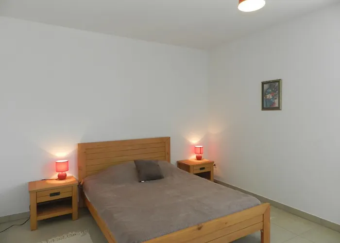 Appartement Lup - Les Terrasses D'alistro By Interhome