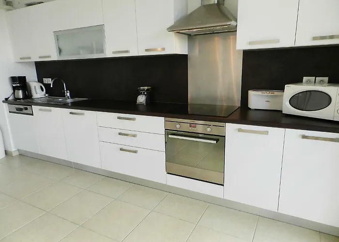 Apartment Lup - Les Terrasses D'alistro By Interhome *